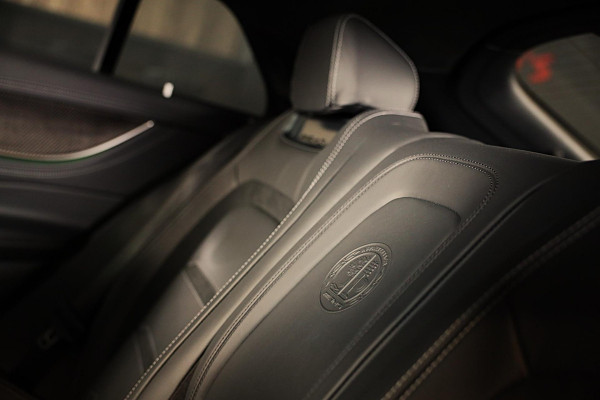 Mercedes-Benz AMG GT 4-Door Coupe AMG 63 S E Performance / 843 PK / Performance Zetels / Keramisch / Carbon / Head Up /Panoramadak