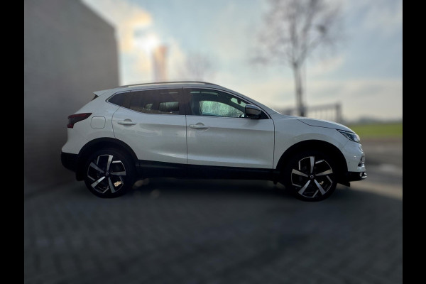 Nissan QASHQAI 1.2 Tekna 360 CAMERA / STOELVERW. / PANO / NAVI / PDC / TREKHAAK / HALF LEDER / CRUISE / ECC / ELEKTR INKL SPIEG