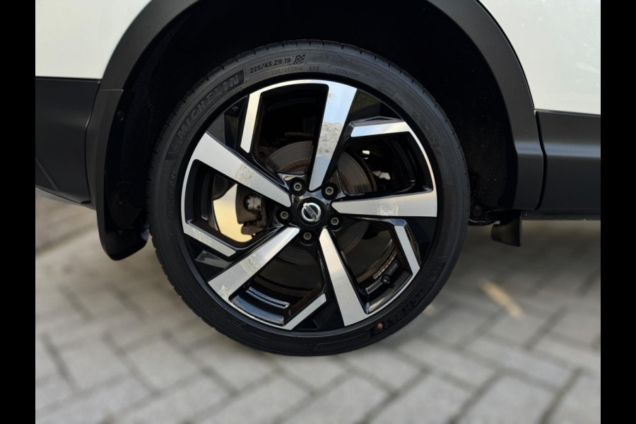 Nissan QASHQAI 1.2 Tekna 360 CAMERA / STOELVERW. / PANO / NAVI / PDC / TREKHAAK / HALF LEDER / CRUISE / ECC / ELEKTR INKL SPIEG