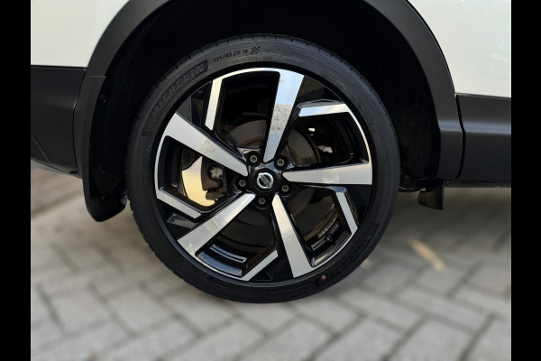 Nissan QASHQAI 1.2 Tekna 360 CAMERA / STOELVERW. / PANO / NAVI / PDC / TREKHAAK / HALF LEDER / CRUISE / ECC / ELEKTR INKL SPIEG