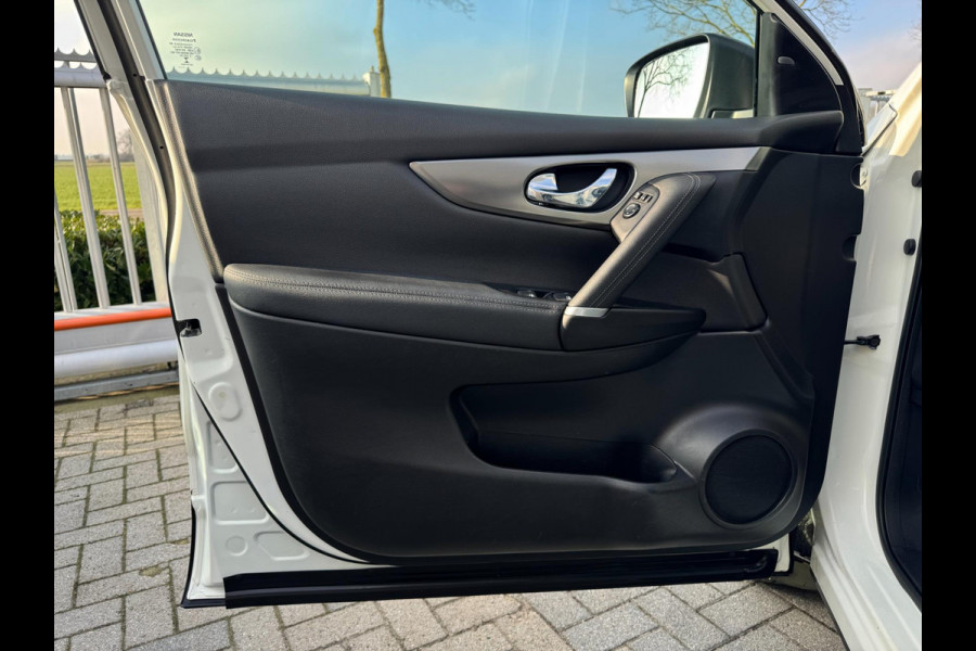 Nissan QASHQAI 1.2 Tekna 360 CAMERA / STOELVERW. / PANO / NAVI / PDC / TREKHAAK / HALF LEDER / CRUISE / ECC / ELEKTR INKL SPIEG