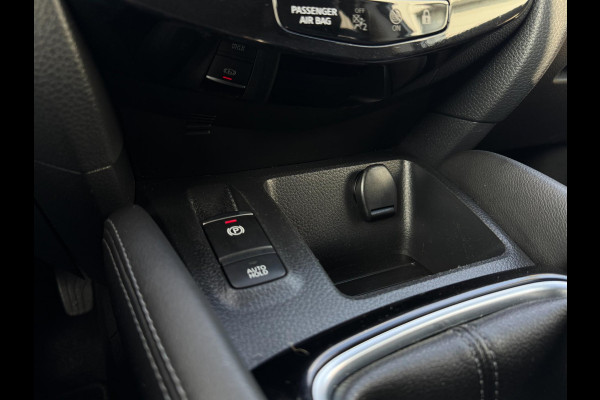 Nissan QASHQAI 1.2 Tekna 360 CAMERA / STOELVERW. / PANO / NAVI / PDC / TREKHAAK / HALF LEDER / CRUISE / ECC / ELEKTR INKL SPIEG