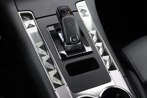 DS 7 Crossback E-Tense 4x4 Louvre | Performance Line | Adaptive Cruise Control | Panoramadak | Massage | Memory | Focal Audio | Stoelventilatie | Surround Camera | Verwarmde Voorruit | Leder |