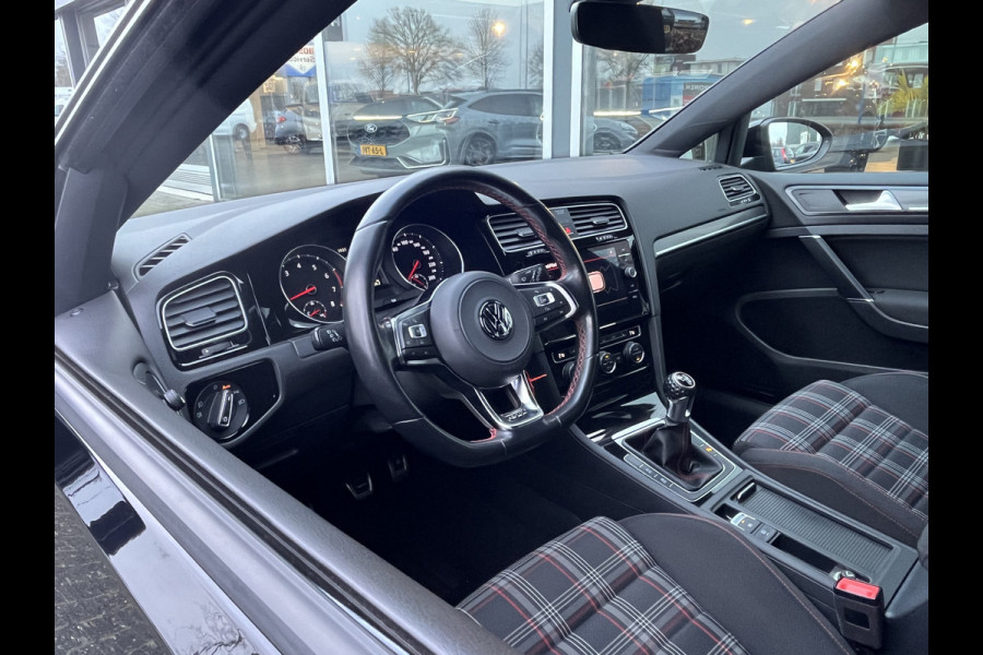 Volkswagen Golf 2.0 TSI GTI 230pk 6-bak