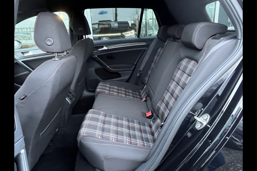 Volkswagen Golf 2.0 TSI GTI 230pk 6-bak