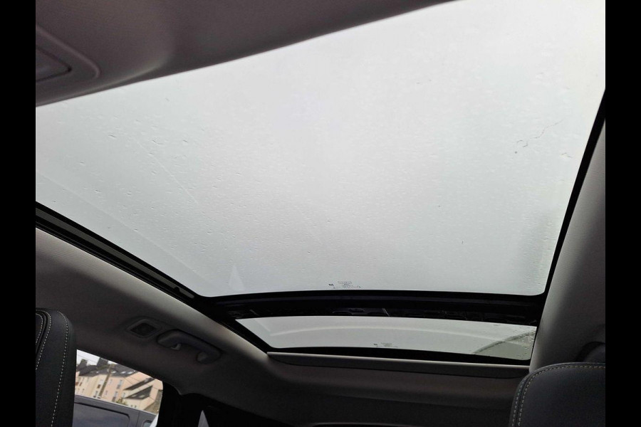 Ford Kuga 2.5 PHEV Vignale 225pk | Wegklapbare trekhaak | Panoramadak | Head up Display | Winterpack | Memory Seats