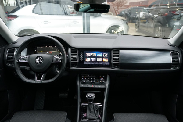 Škoda Kodiaq 1.5 TSI Black Edition 7p. + DEALER ONDERHOUDEN / PANO / DODEHOEK DETECTIE