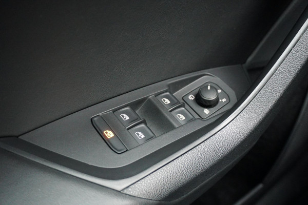 Škoda Kodiaq 1.5 TSI Black Edition 7p. + DEALER ONDERHOUDEN / PANO / DODEHOEK DETECTIE