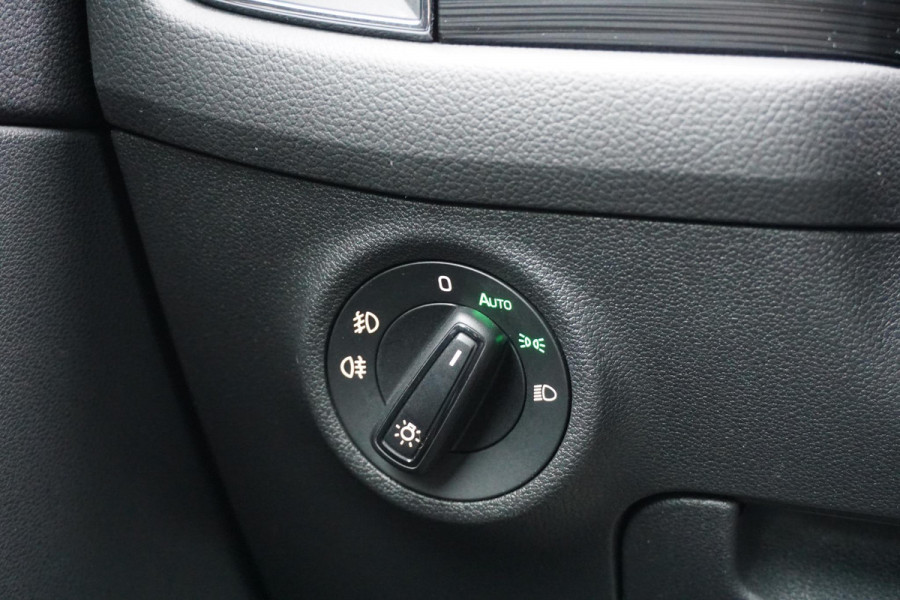 Škoda Kodiaq 1.5 TSI Black Edition 7p. + DEALER ONDERHOUDEN / PANO / DODEHOEK DETECTIE