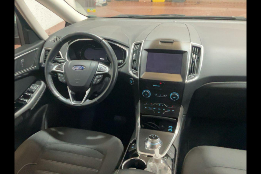 Ford Galaxy 2.5 Hybrid Titanium 190pk Automaat |  7 persoons | Winter Pack | Achteruitrijcamera | Navigatie | Cruise control | Apple Carplay / Android auto