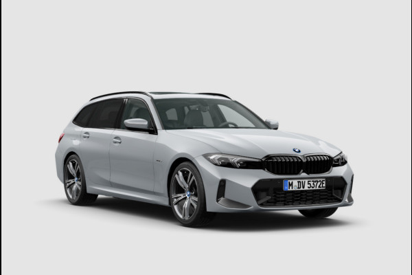 BMW 3 Serie Touring 320e | M-Sport | Pano | Harman Kardon | 19 inch | Carbon | Stuurwiel verwarmd | Individual | Brooklyn Grey