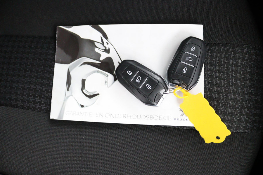 Peugeot 3008 1.2*FACELIFT*CARPLAY*NAVI*CRUISE*ECC*HAAK*CAM*LED*