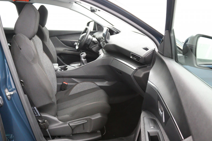 Peugeot 3008 1.2*FACELIFT*CARPLAY*NAVI*CRUISE*ECC*HAAK*CAM*LED*
