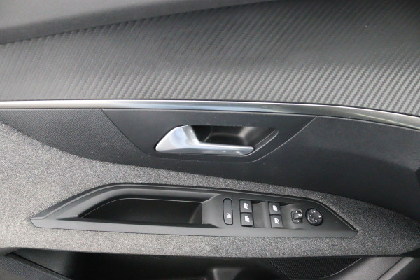 Peugeot 3008 1.2*FACELIFT*CARPLAY*NAVI*CRUISE*ECC*HAAK*CAM*LED*
