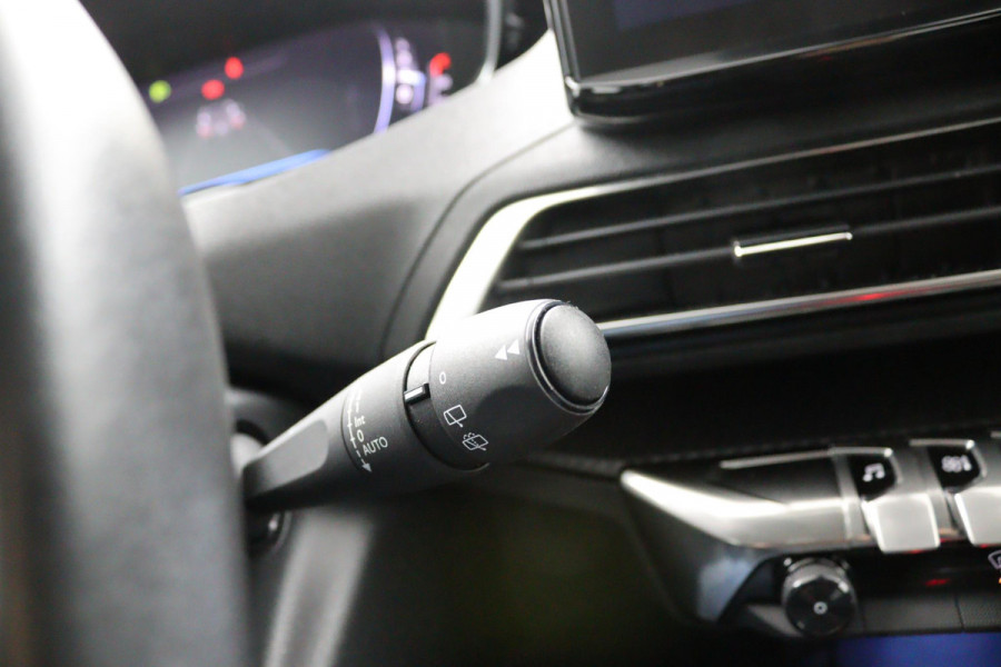 Peugeot 3008 1.2*FACELIFT*CARPLAY*NAVI*CRUISE*ECC*HAAK*CAM*LED*
