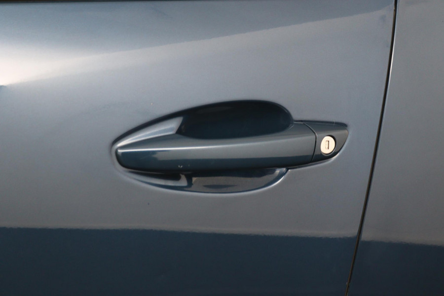 Peugeot 3008 1.2*FACELIFT*CARPLAY*NAVI*CRUISE*ECC*HAAK*CAM*LED*