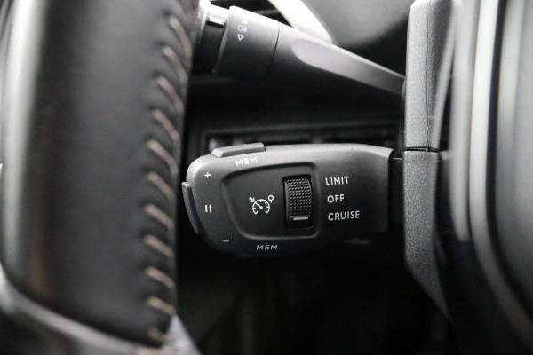 Peugeot 3008 1.2*FACELIFT*CARPLAY*NAVI*CRUISE*ECC*HAAK*CAM*LED*
