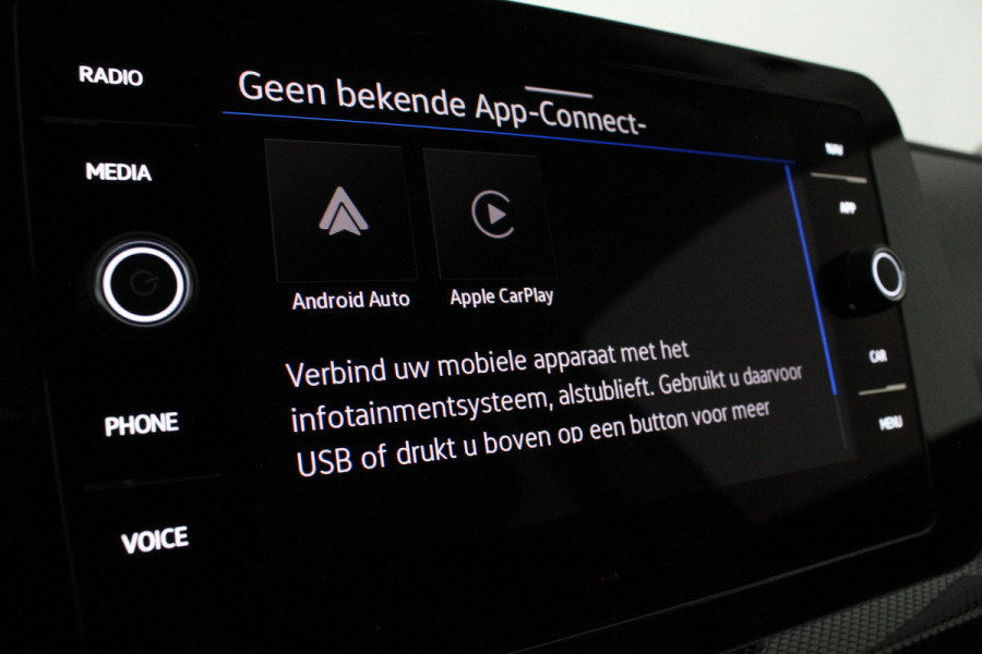 Volkswagen T-Cross 1.0 TSI Life Edition Achteruitrijcamera/Keyless/Clear Blue Metallic/Adaptive cruise control...