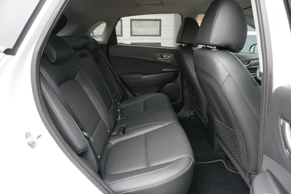 Hyundai Kona EV Premium 64 kWh + LEDER / DODEHOEK  / STUURWIEL VERWARMING