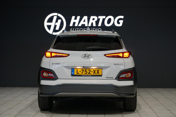 Hyundai Kona EV Premium 64 kWh + LEDER / DODEHOEK  / STUURWIEL VERWARMING