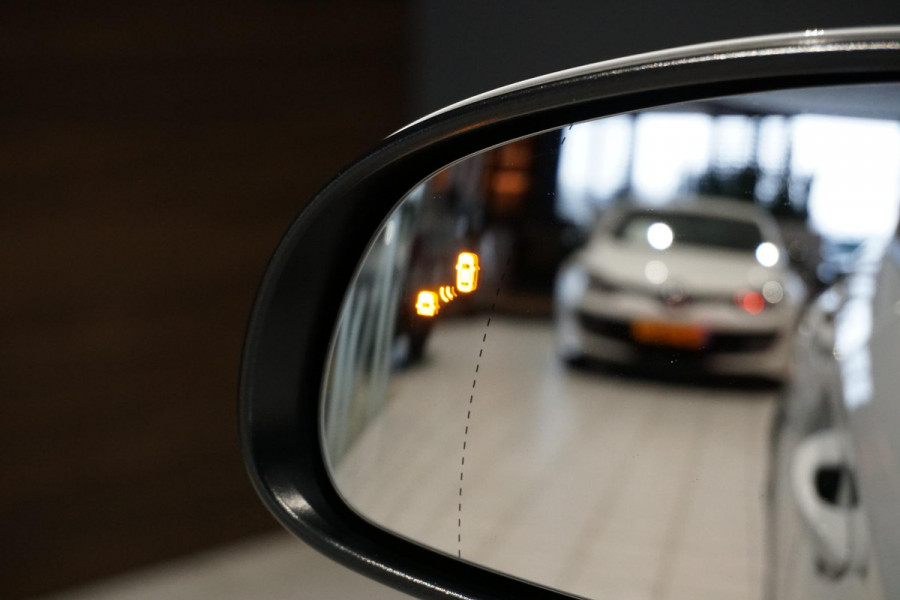 Hyundai Kona EV Premium 64 kWh + LEDER / DODEHOEK  / STUURWIEL VERWARMING