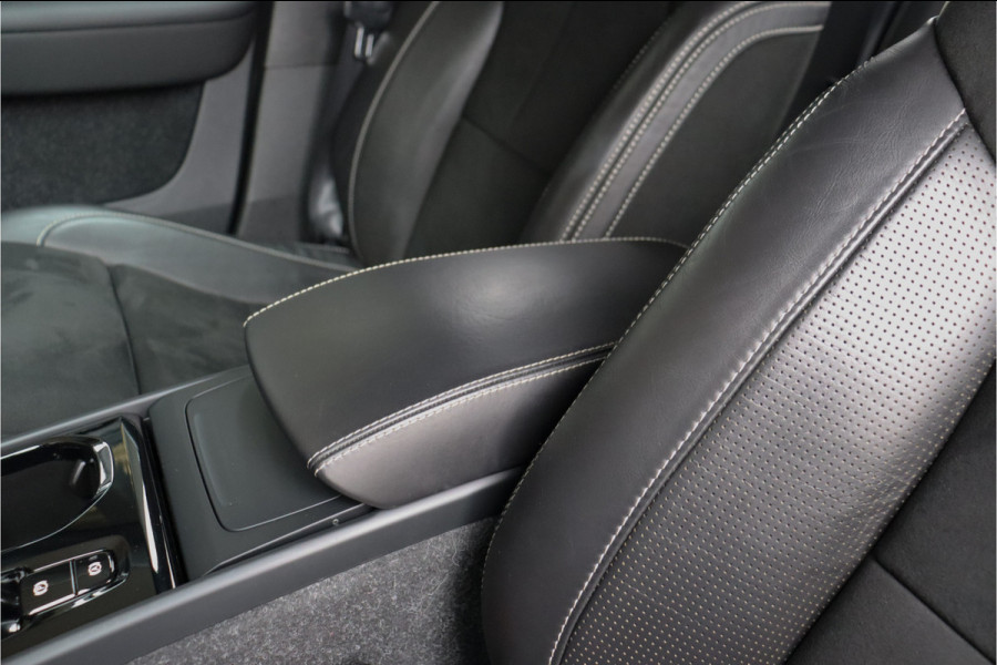 Volvo XC40 1.5 T3 R-Design **Lane assist/Resign lederen stoelen/Zwarte hemel/DAB**