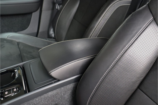 Volvo XC40 1.5 T3 R-Design **Lane assist/Resign lederen stoelen/Zwarte hemel/DAB**