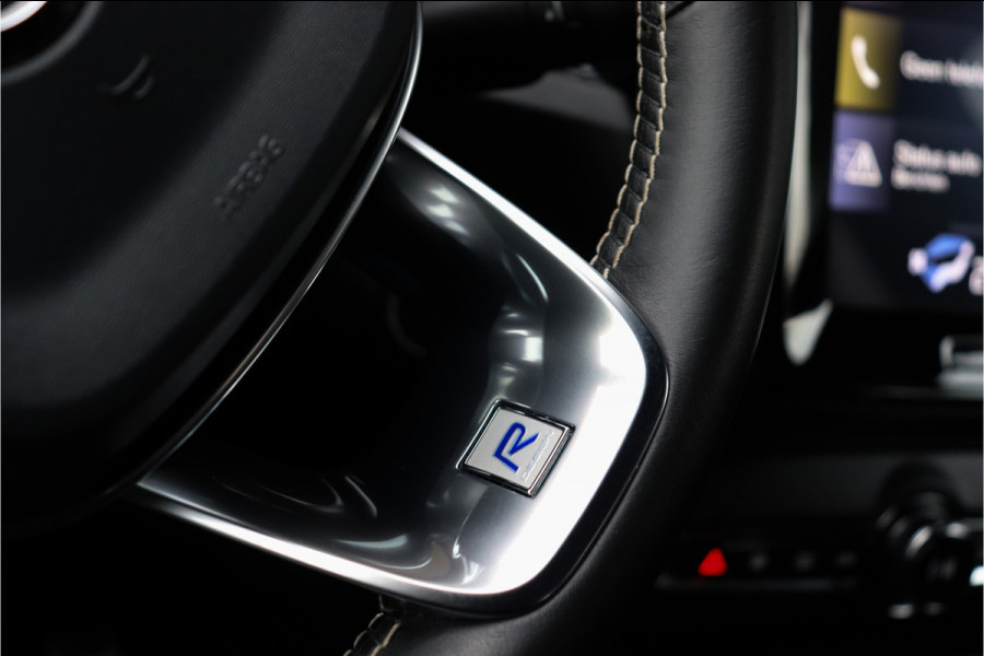 Volvo XC40 1.5 T3 R-Design **Lane assist/Resign lederen stoelen/Zwarte hemel/DAB**