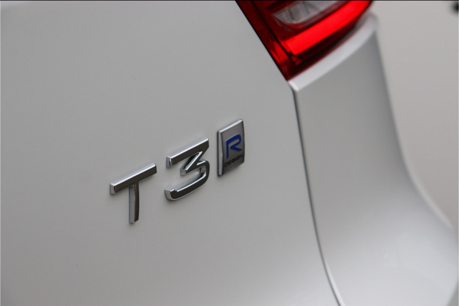 Volvo XC40 1.5 T3 R-Design **Lane assist/Resign lederen stoelen/Zwarte hemel/DAB**