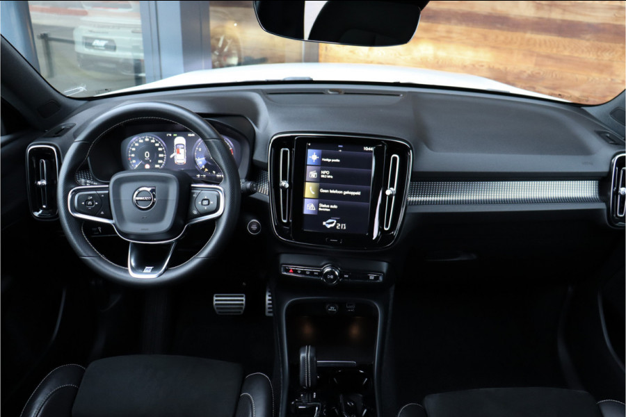 Volvo XC40 1.5 T3 R-Design **Lane assist/Resign lederen stoelen/Zwarte hemel/DAB**