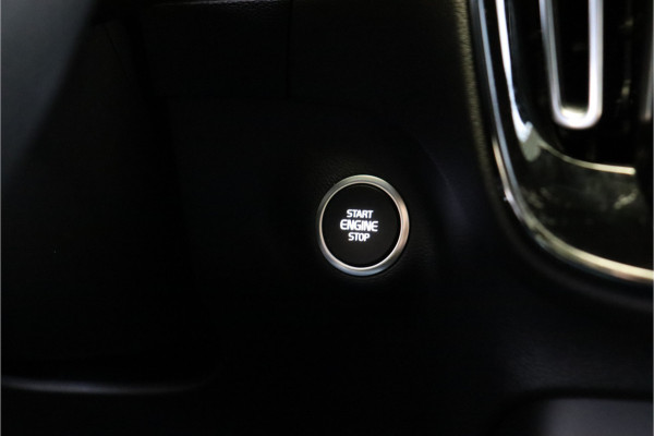 Volvo XC40 1.5 T3 R-Design **Lane assist/Resign lederen stoelen/Zwarte hemel/DAB**