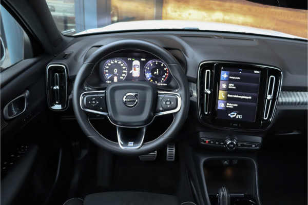 Volvo XC40 1.5 T3 R-Design **Lane assist/Resign lederen stoelen/Zwarte hemel/DAB**