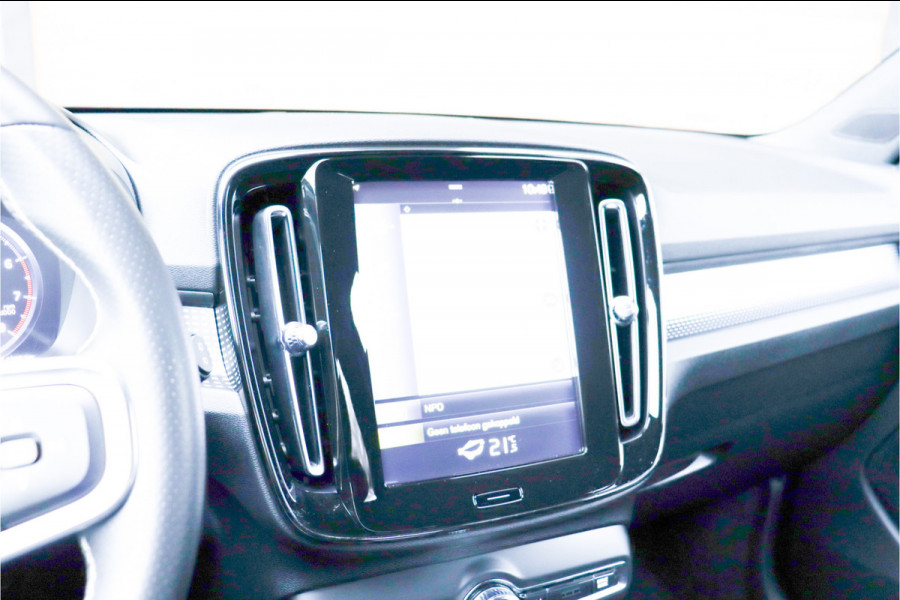 Volvo XC40 1.5 T3 R-Design **Lane assist/Resign lederen stoelen/Zwarte hemel/DAB**