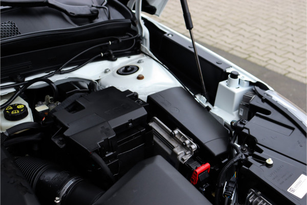 Volvo XC40 1.5 T3 R-Design **Lane assist/Resign lederen stoelen/Zwarte hemel/DAB**