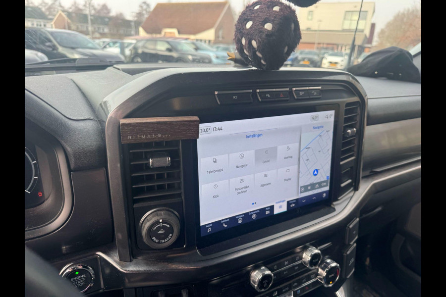 Ford USA F-150 5.0 V8 SuperCrew Lariat 401pk Automaat | 5 persoons  | Grijs kenteken | Lederen Bekleding | Trekhaak | LPG | 4x4 | 3.500kg Trekgewicht