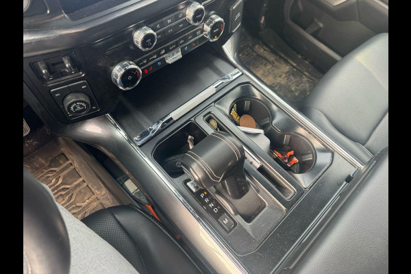 Ford USA F-150 5.0 V8 SuperCrew Lariat 401pk Automaat | 5 persoons  | Grijs kenteken | Lederen Bekleding | Trekhaak | LPG | 4x4 | 3.500kg Trekgewicht