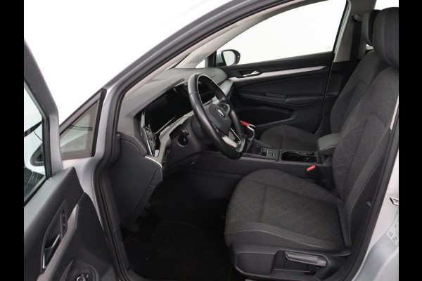 Volkswagen Golf 1.0 TSI Life | Trekhaak | Camera | Adaptive cruise | Sfeerverlichting | Carplay | Navigatie | Parkeerhulp | Climate control | Bluetooth