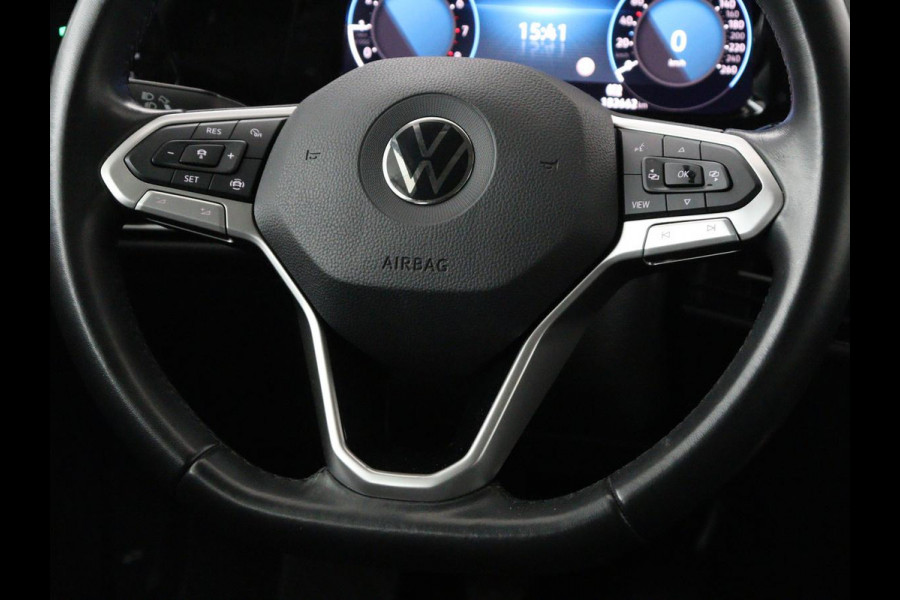 Volkswagen Golf 1.0 TSI Life | Trekhaak | Camera | Adaptive cruise | Sfeerverlichting | Carplay | Navigatie | Parkeerhulp | Climate control | Bluetooth