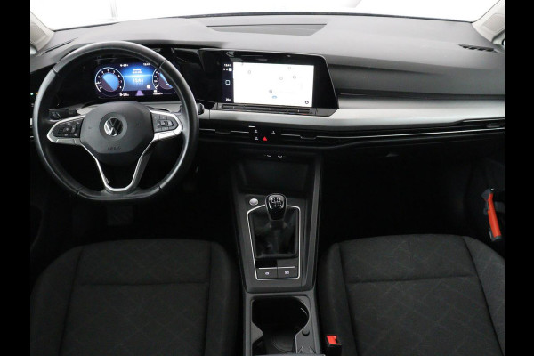Volkswagen Golf 1.0 TSI Life | Trekhaak | Camera | Adaptive cruise | Sfeerverlichting | Carplay | Navigatie | Parkeerhulp | Climate control | Bluetooth