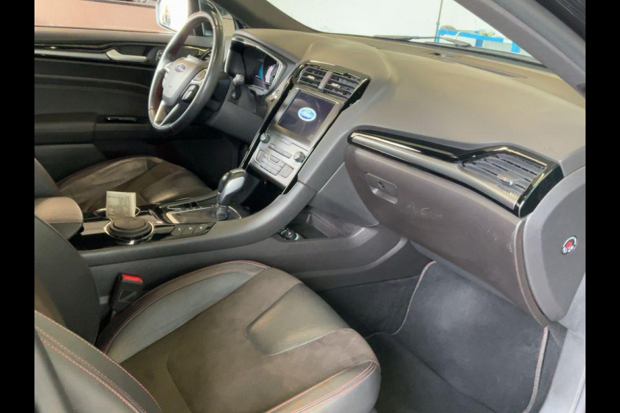 Ford Mondeo Wagon 2.0 IVCT HEV ST-Line 187pk | 18 inch velgen | Verwarmbare voorstoelen | Bestuurdersstoel Met Geheugen |  Achteruitrijcamera | Half leder