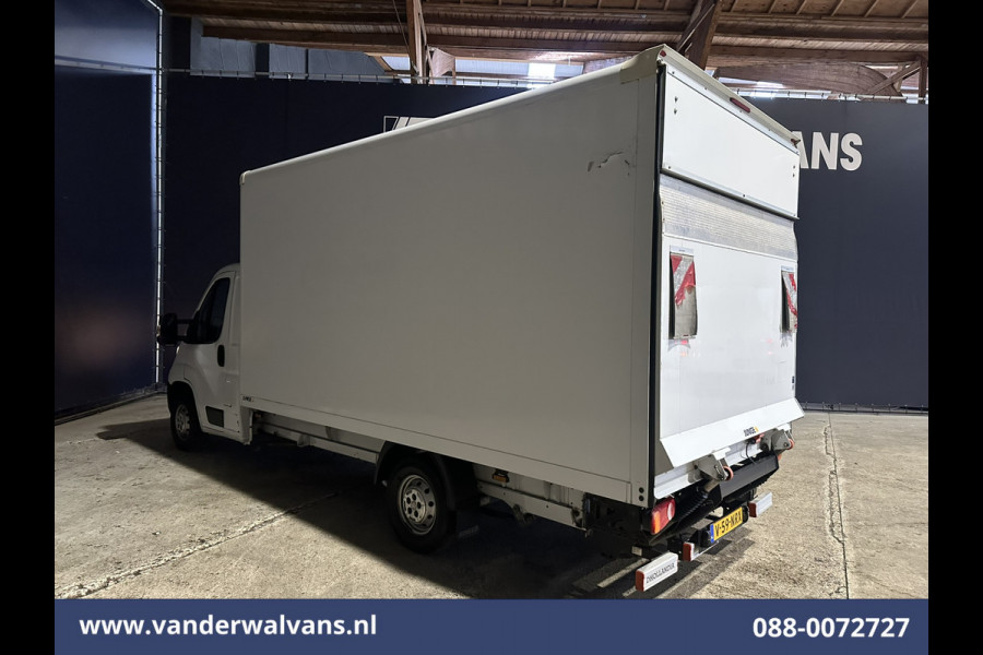 Peugeot Boxer 2.2 BlueHDi 141pk Bakwagen Laadklep Euro6 Airco | Cruisecontrol | 1055kg laadvermogen Bijrijdersbank