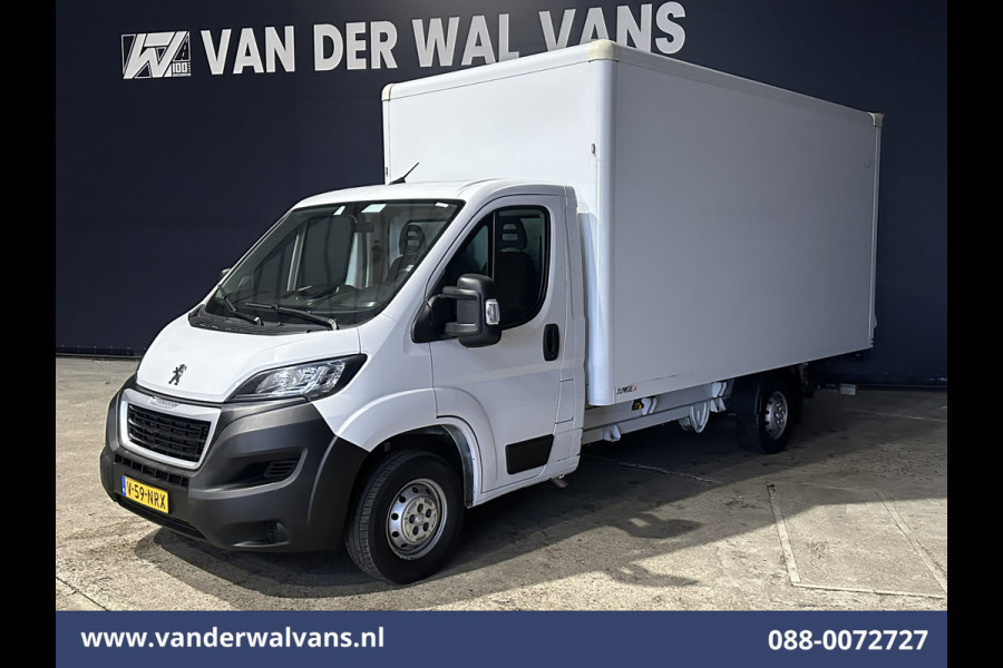 Peugeot Boxer 2.2 BlueHDi 141pk Bakwagen Laadklep Euro6 Airco | Cruisecontrol | 1055kg laadvermogen Bijrijdersbank