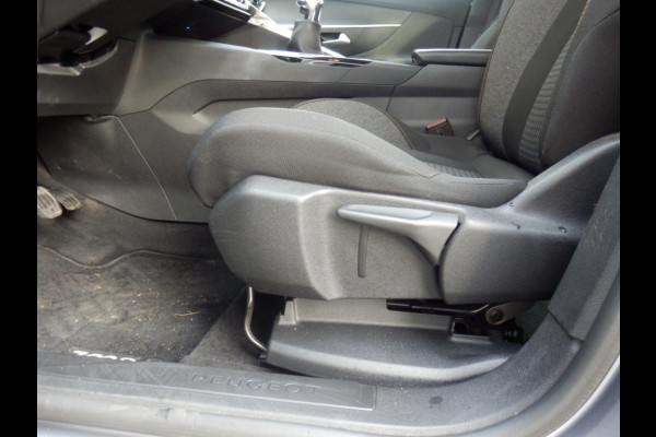 Peugeot 3008 1.2 PT Active Pack Business I Carplay I Nav. I Trekhaak I