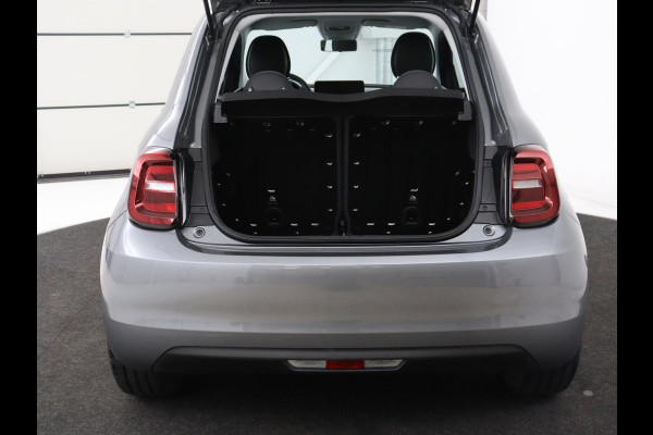 Fiat 500E Icon 42 kWh | 3 Fase | Carplay | Navigatie | Cruise control | Climate control | Bluetooth | 16'' lichtmetalen velgen