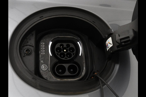 Fiat 500E Icon 42 kWh | 3 Fase | Carplay | Navigatie | Cruise control | Climate control | Bluetooth | 16'' lichtmetalen velgen