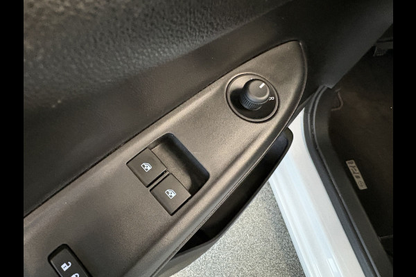 Opel KARL 1.0 EcoFLEX 75pk 120 Jaar Edition Plus AIRCO/CRUISE/MEDIA/PDC/15INCH