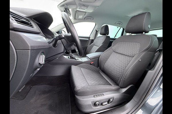 Škoda Superb Combi 1.5TSI DSG Automaat Trekhaak Elek.Stoel+Memory+Verwarmd Navi Ecc Apple Carplay Android Auto Pdc ACT Business Edition Cruise Control DAB Led Lmv Regen-/lichtsensor Privacy Glas Keyless Verwarmde Voorruit Comfort Pack Origineel Nederlandse Auto