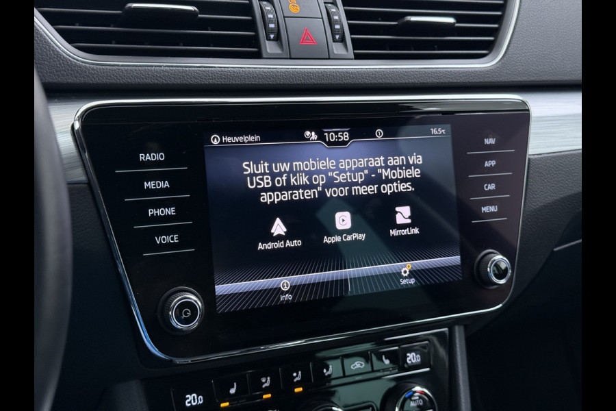 Škoda Superb Combi 1.5TSI DSG Automaat Trekhaak Elek.Stoel+Memory+Verwarmd Navi Ecc Apple Carplay Android Auto Pdc ACT Business Edition Cruise Control DAB Led Lmv Regen-/lichtsensor Privacy Glas Keyless Verwarmde Voorruit Comfort Pack Origineel Nederlandse Auto