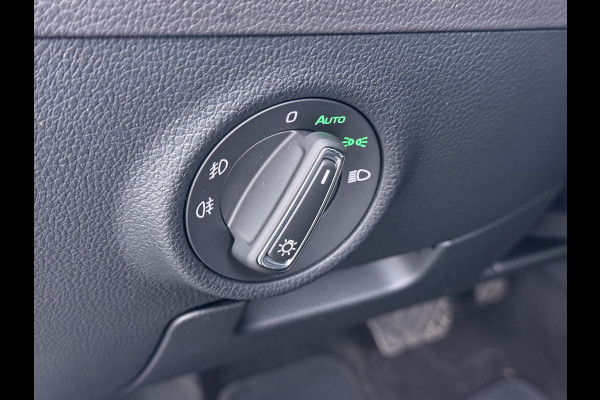 Škoda Superb Combi 1.5TSI DSG Automaat Trekhaak Elek.Stoel+Memory+Verwarmd Navi Ecc Apple Carplay Android Auto Pdc ACT Business Edition Cruise Control DAB Led Lmv Regen-/lichtsensor Privacy Glas Keyless Verwarmde Voorruit Comfort Pack Origineel Nederlandse Auto