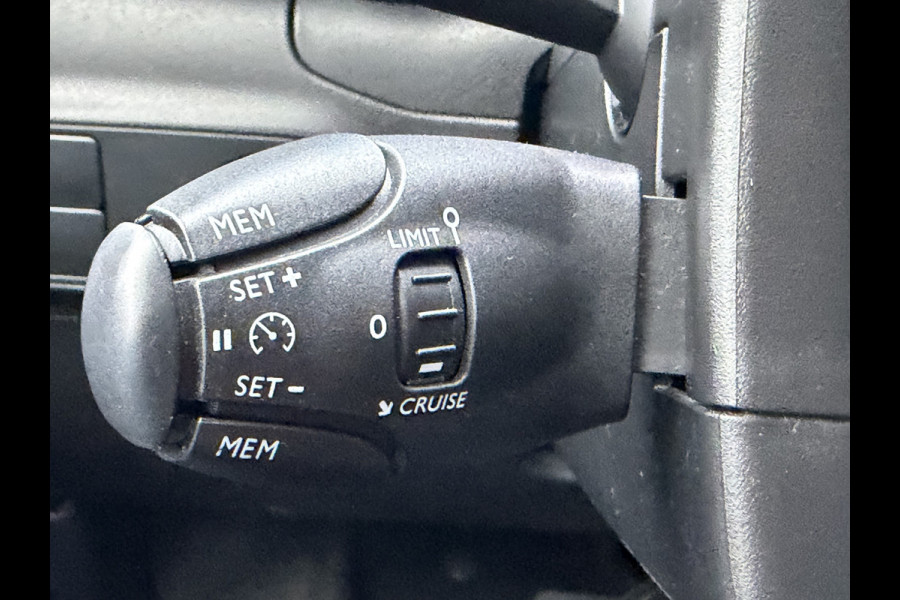 Citroën C3 110pk Shine (Automatische Airco - Navigatie - LED - Apple Carplay - Parkeersensoren - Lichtmetalen velgen)